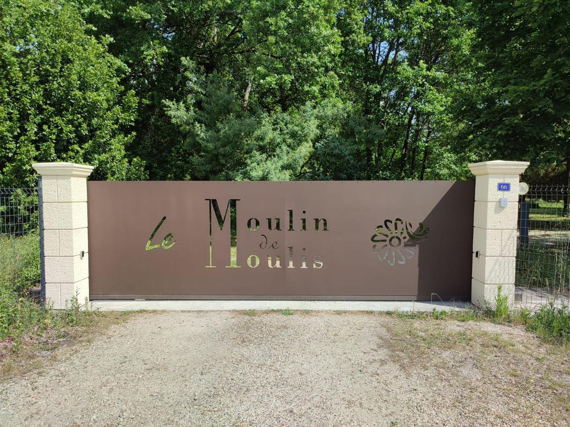 Chambre D'Hotes Le Moulin De Moulis Екстериор снимка