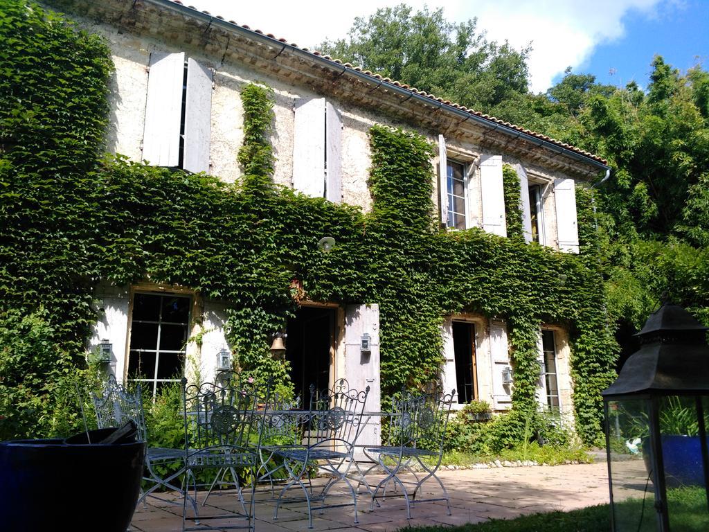 Chambre D'Hotes Le Moulin De Moulis Екстериор снимка