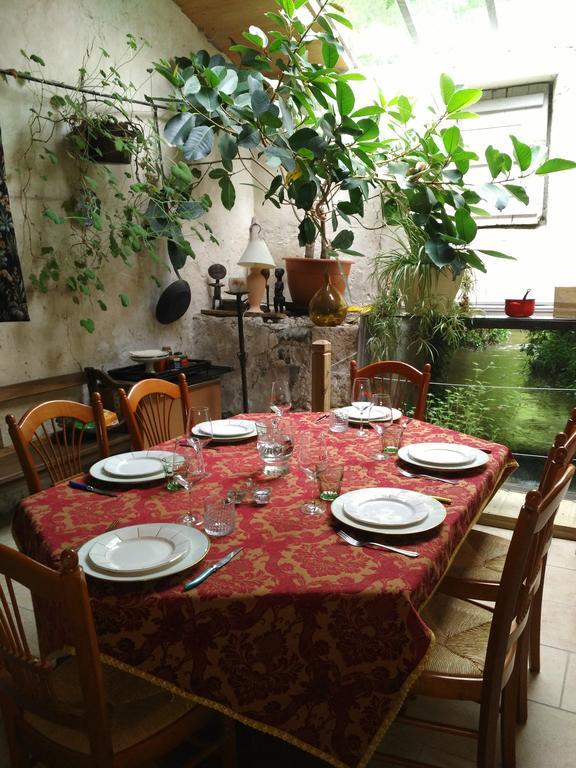 Chambre D'Hotes Le Moulin De Moulis Екстериор снимка